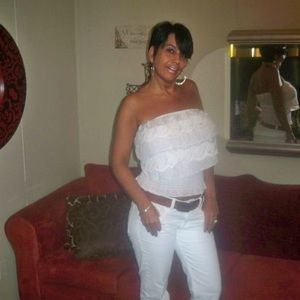 Meet your Posher, Lorie